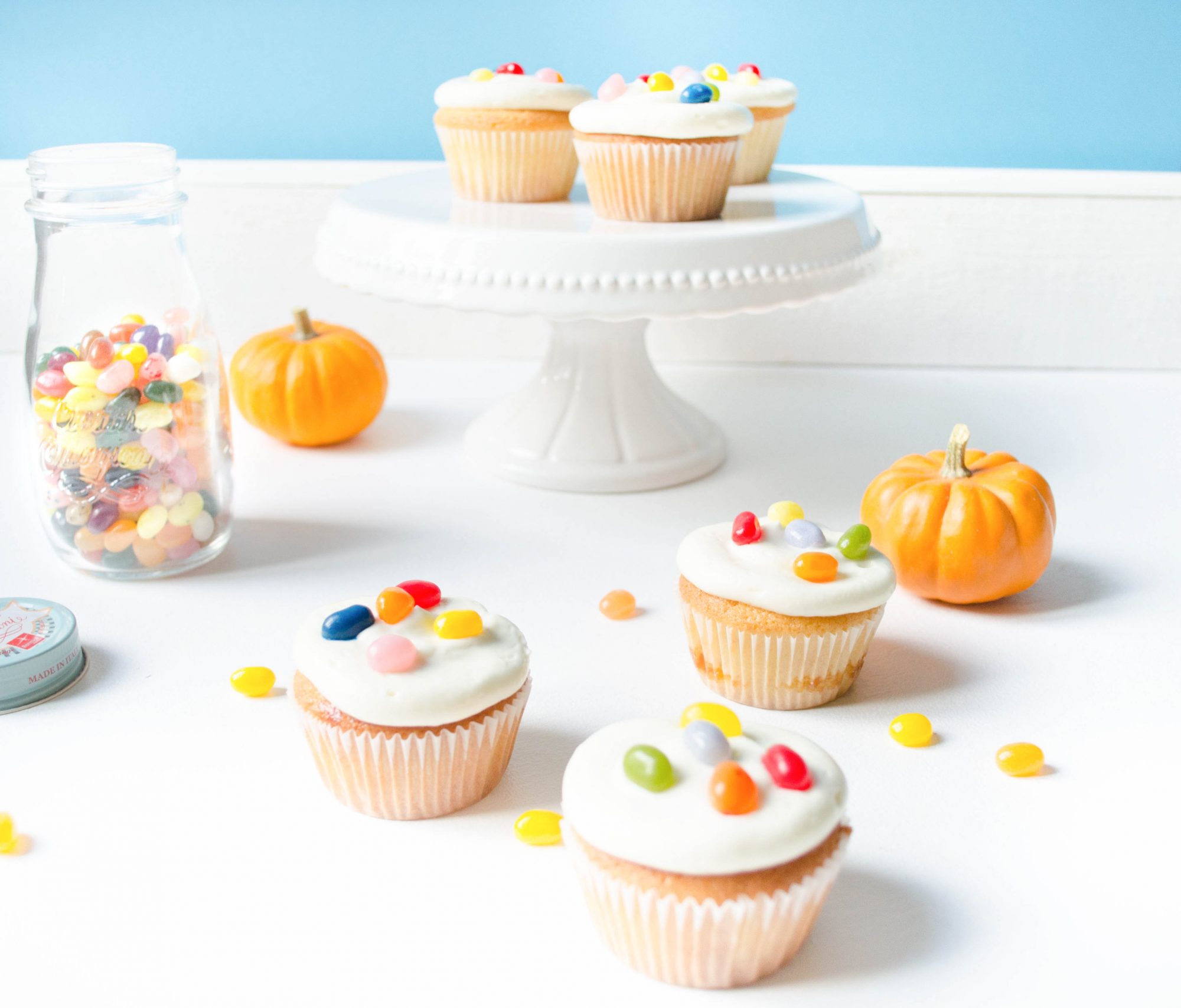 trick-or-treat-cupcakes-vanilla-jelly-beans-halloween